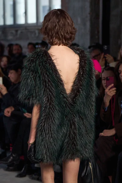 Look 26